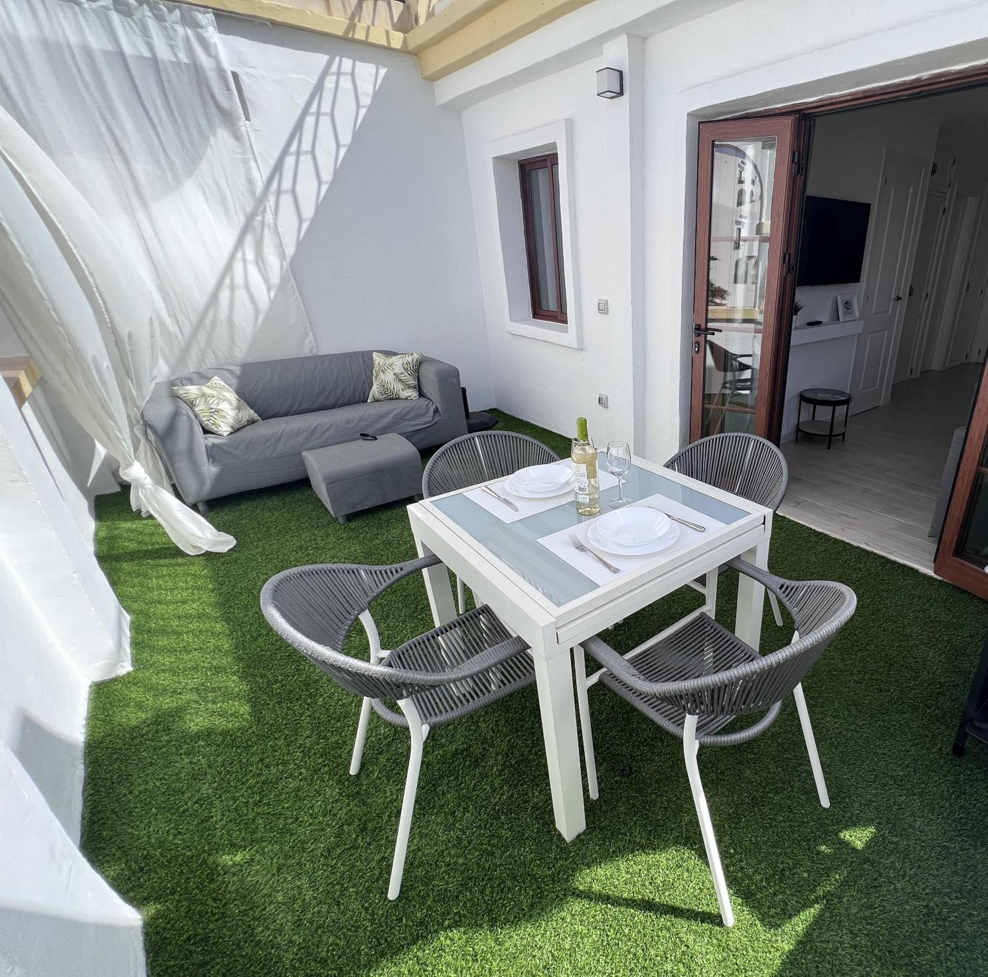 Paulmarie Apartment Ocean View In Windsor Park 阿德耶 外观 照片